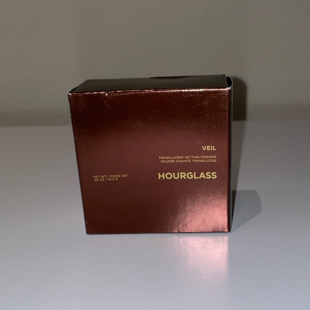 Hourglass Translucent Veil Setting Powder - Picture 3 of 6